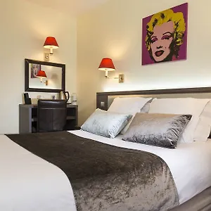 Aston 3*, Paris France